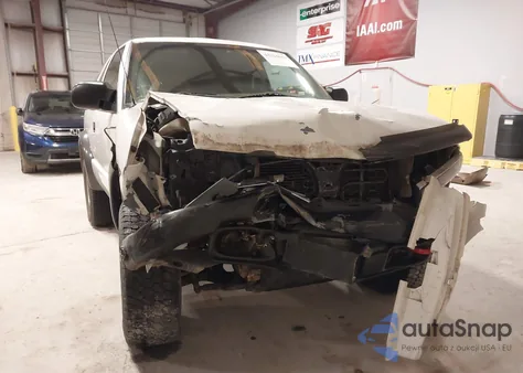 2002 Chevrolet Blazer Ls from USA, damaged, VIN 1GNCT18W22K132033